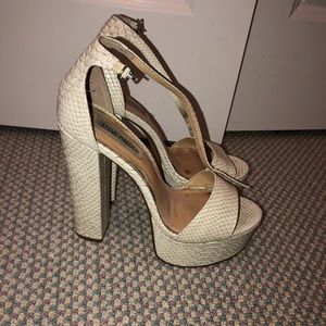 Steve Madden snakeskin pumps
